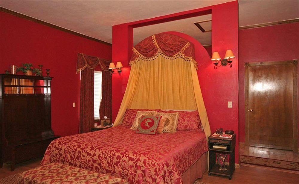 The Whispering Pines 4*