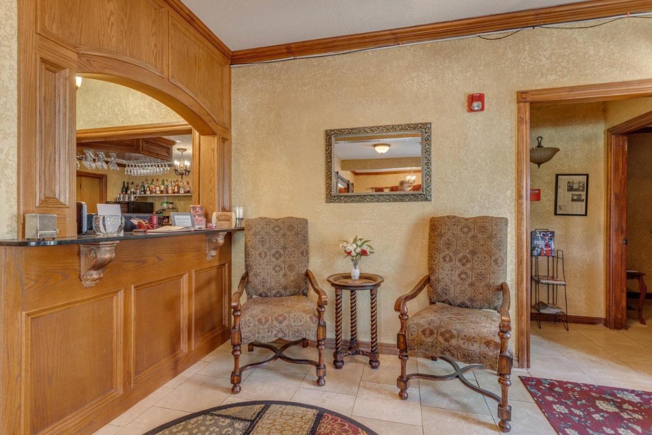 The Whispering Pines 4*