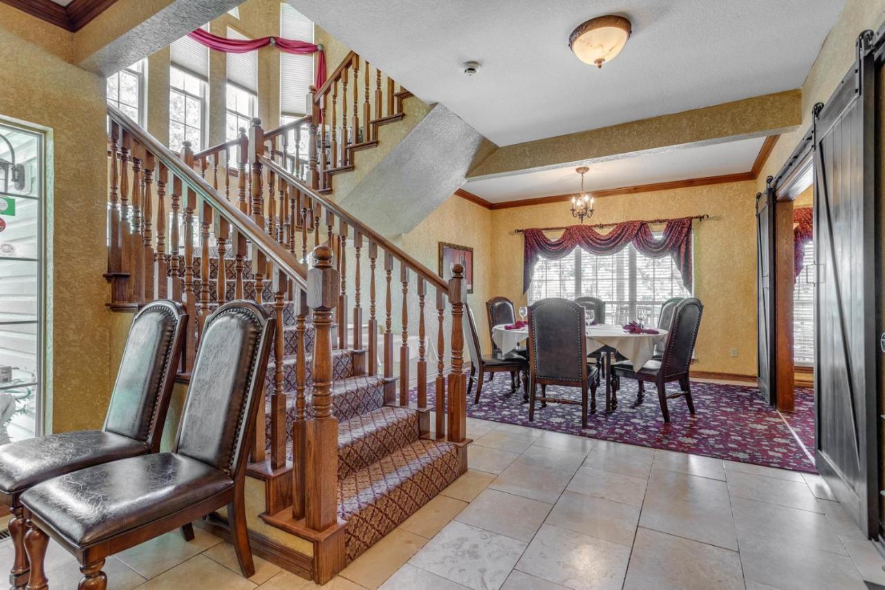 The Whispering Pines 4*